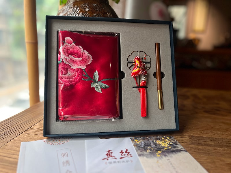 非遗真丝刺绣围巾