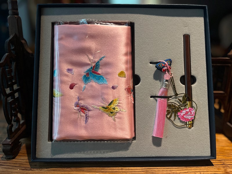 非遗真丝刺绣围巾